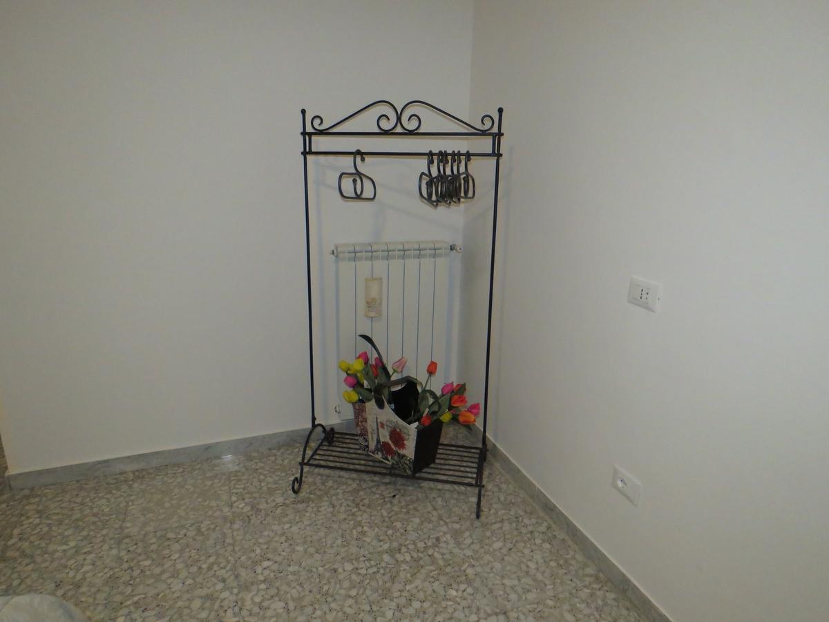 B & B Leti Battipaglia Exterior photo